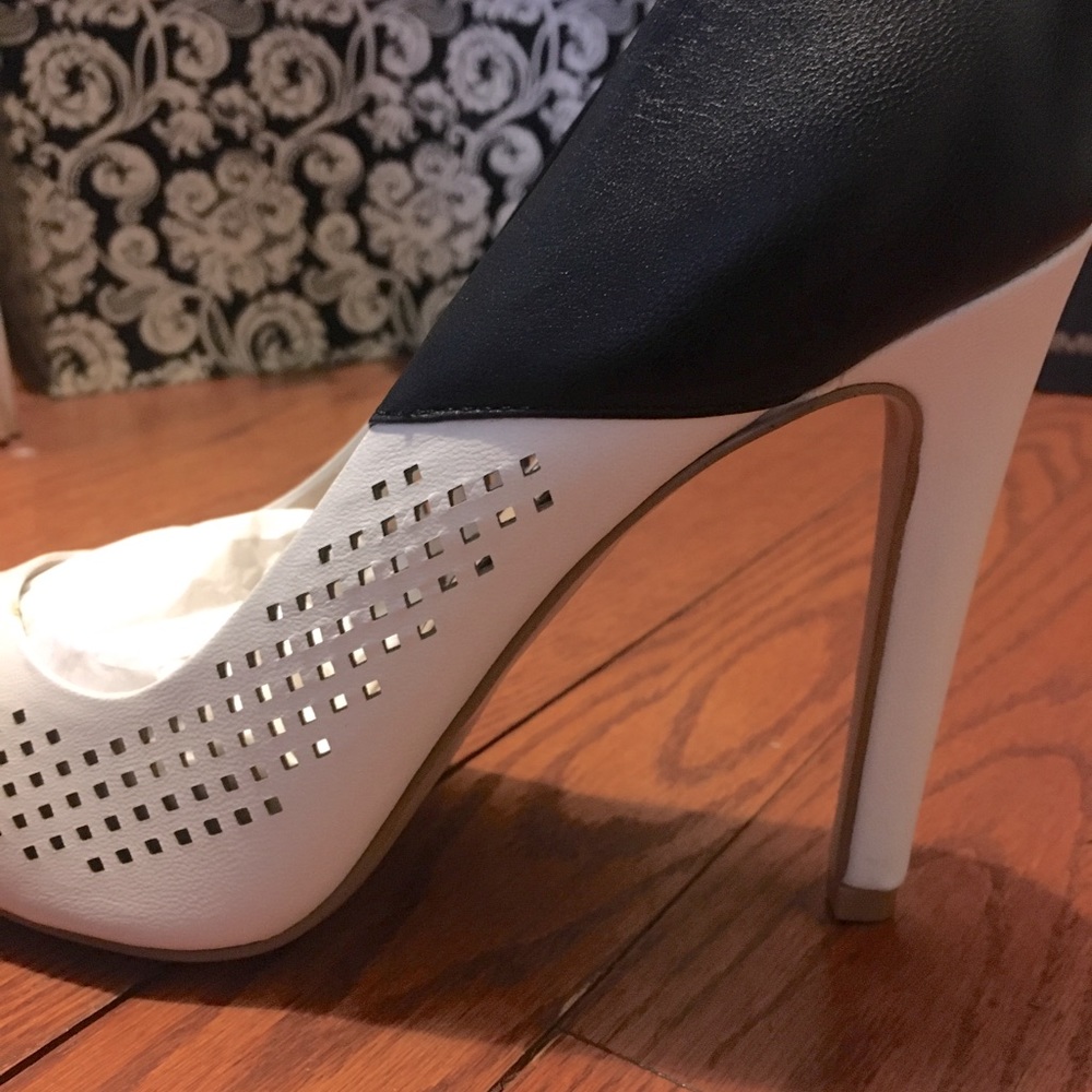 High heels black and white French Connection Maya2